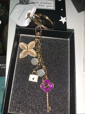 Floral Enamel bag/purse charm Keychain with lock & key